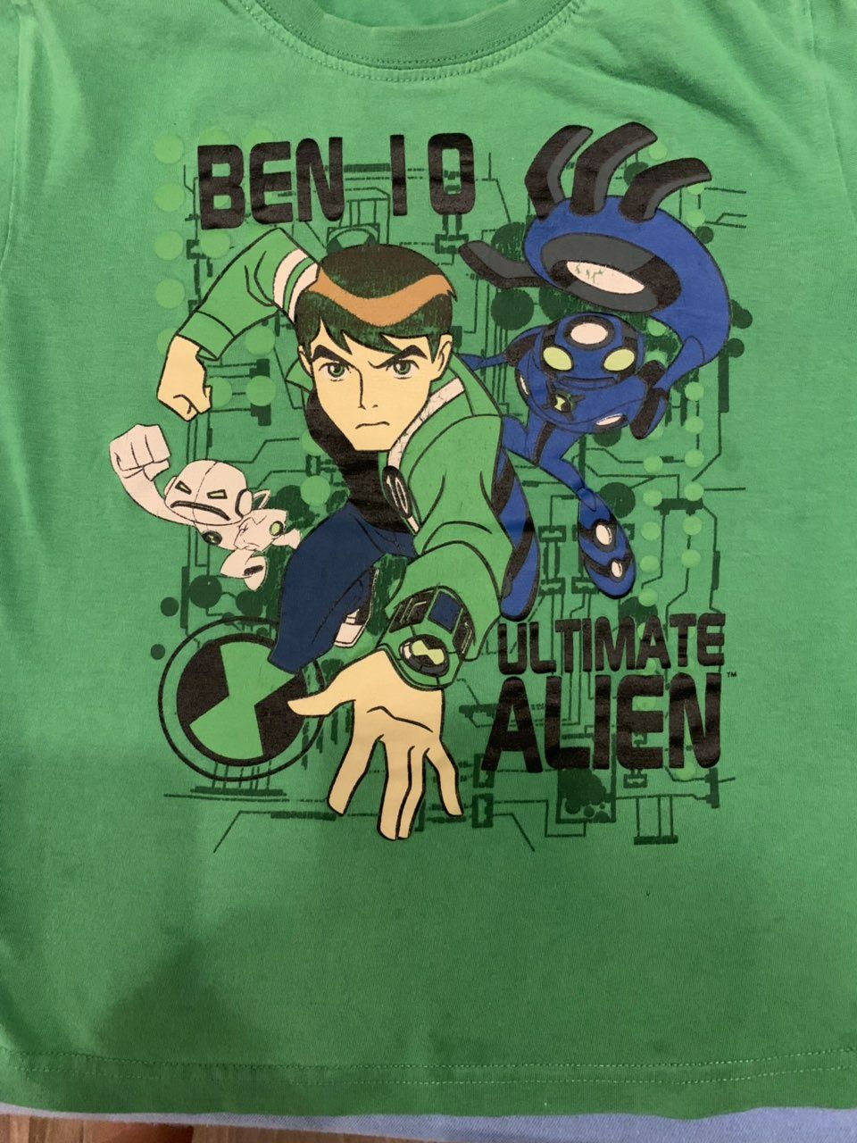 Продавам .Тениска Бен 10/ Ben 10