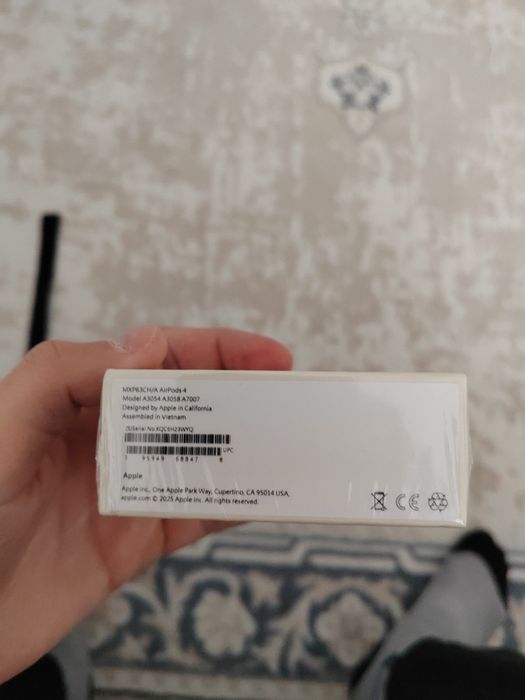 Оригинальные AirPods 4