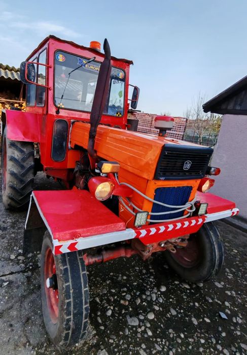 Vând Tractor U 650!