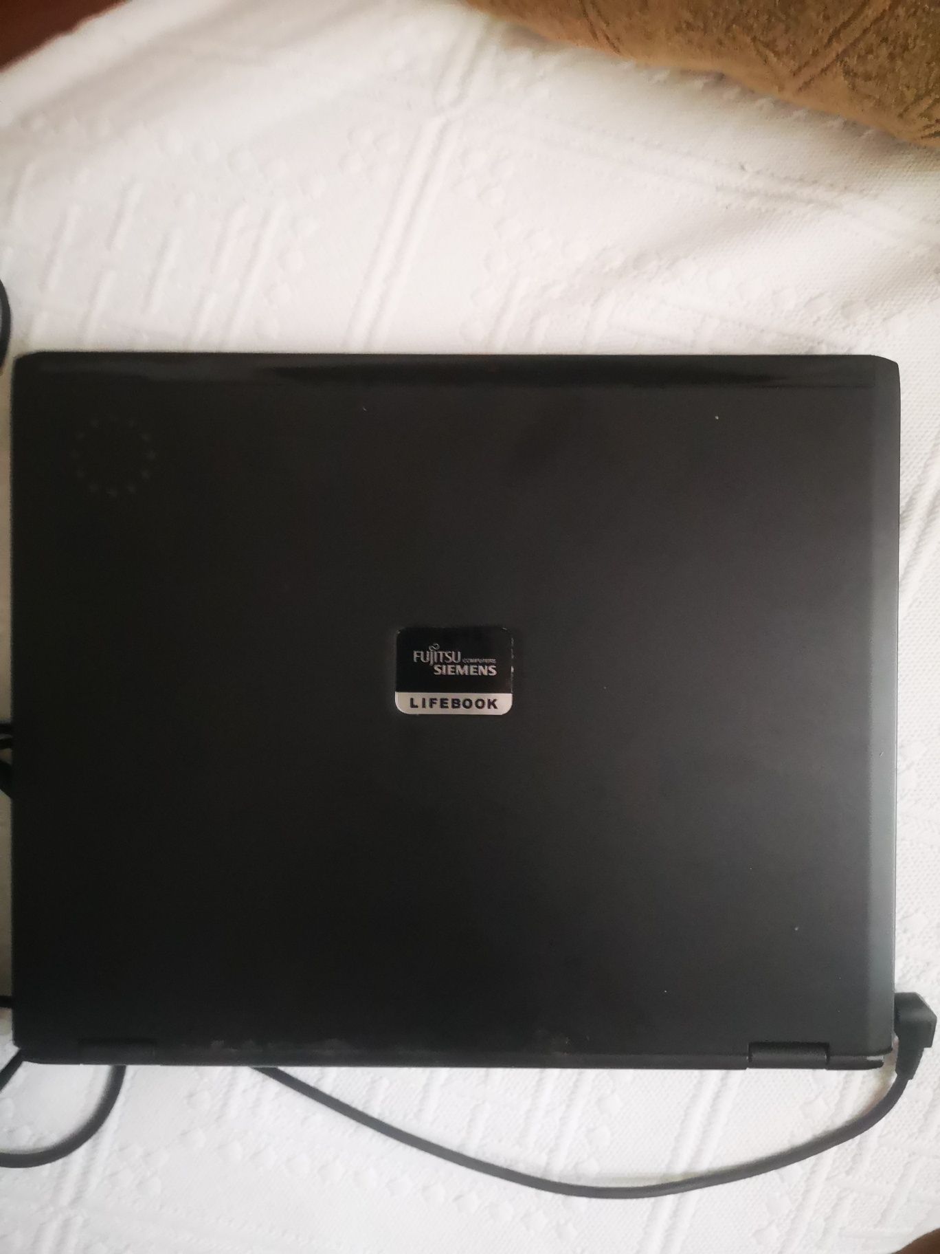 Vând laptop Fujitsu