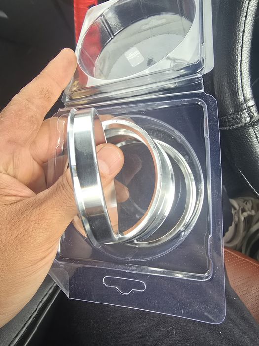 Продам центровочные кольца 66.1 на 60.1