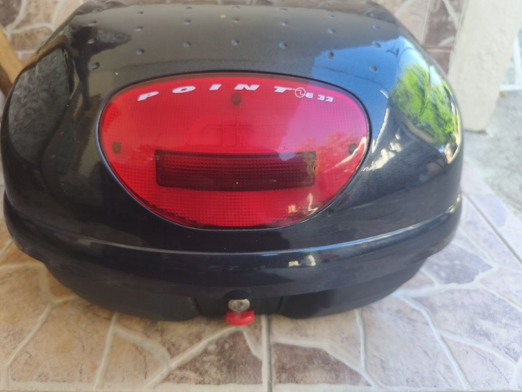 Topcase/Lada +suport moto/scutere Givi