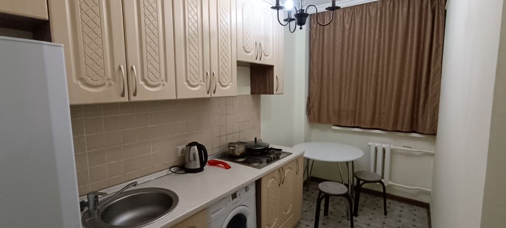 Сдается 1 ком кв посуточно Момышулы ресторан Туран