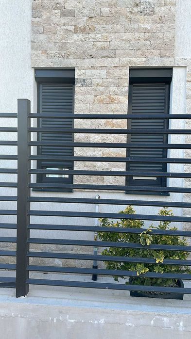 Plase de tantari - Rulouri exterioare - Usi garaj