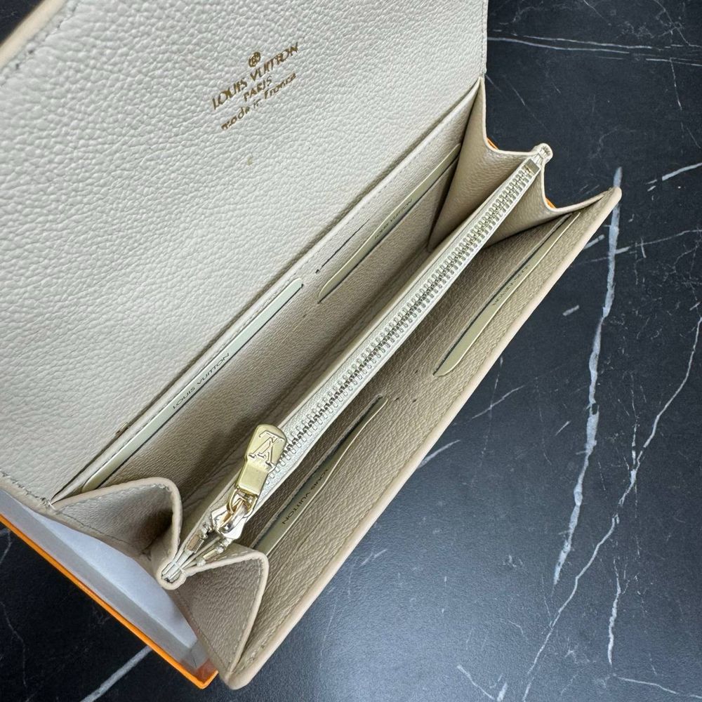 Portofel Louis Vuitton - poze reale 100% -calitate superioara !