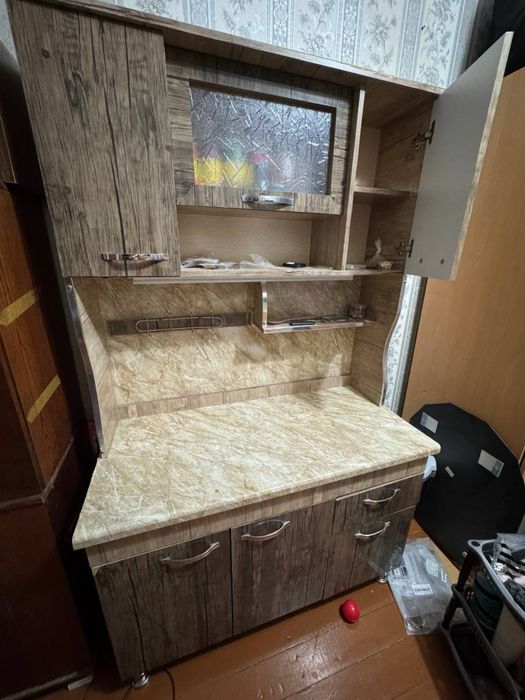 Продам куххоный шкаф-бар
