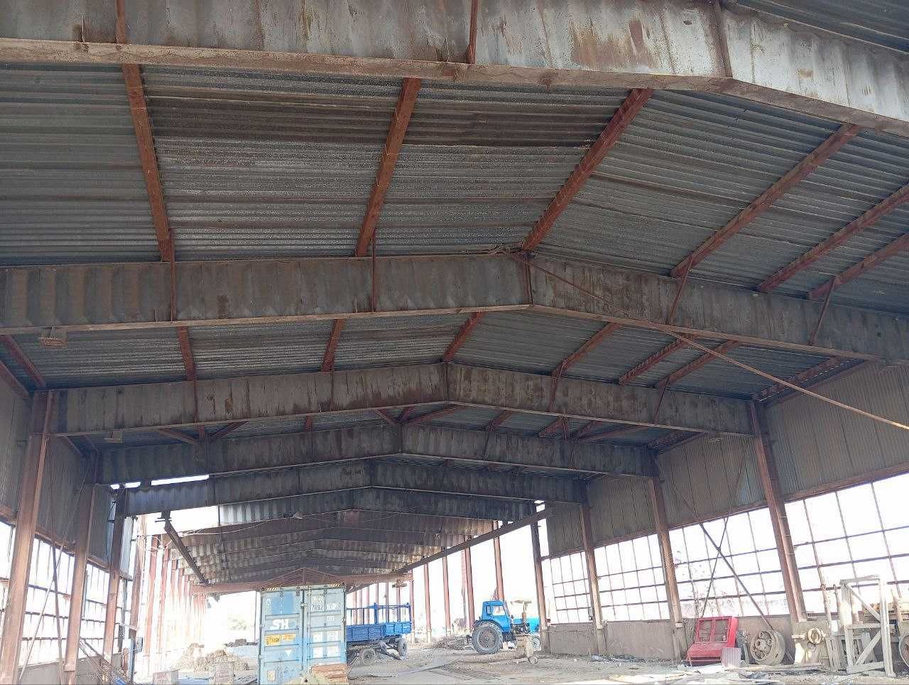 Металлоконструкция и балка