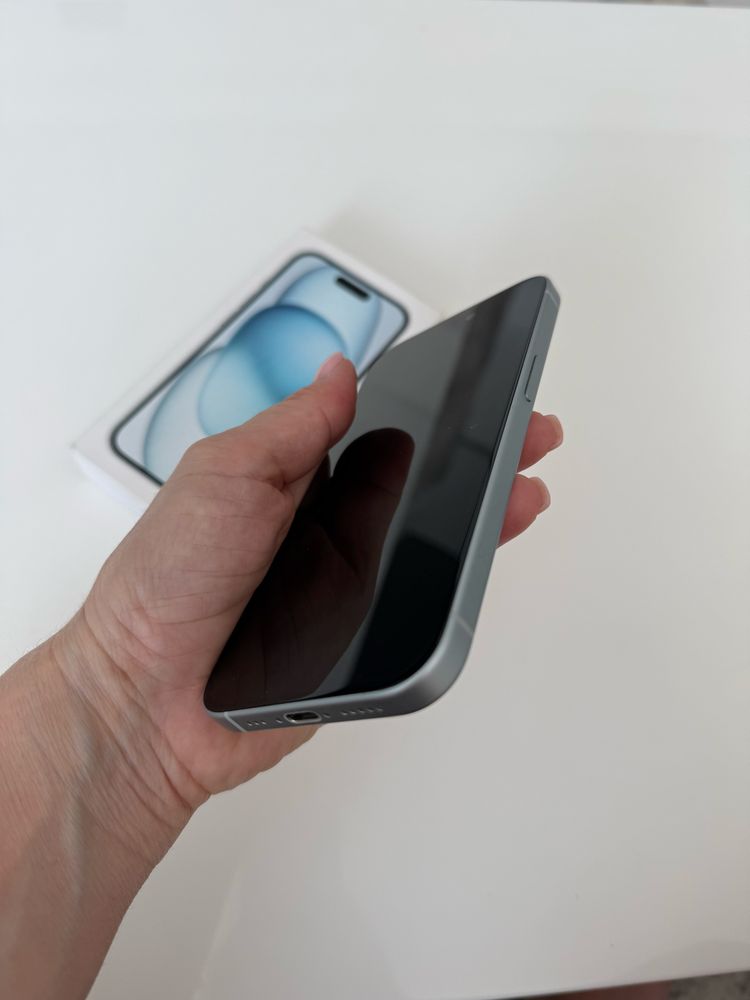 Iphone 15 син 128 GB