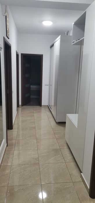 Văd apartament 3 camere