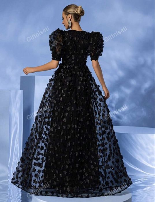 Дамска рокля с 3D цветя