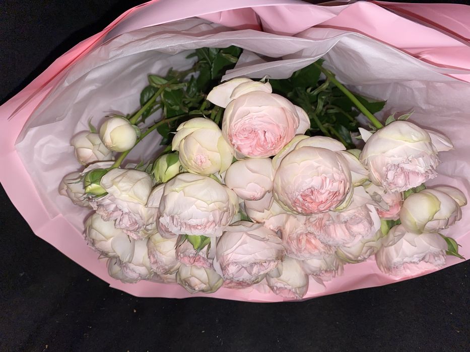 Букет из пионы  .