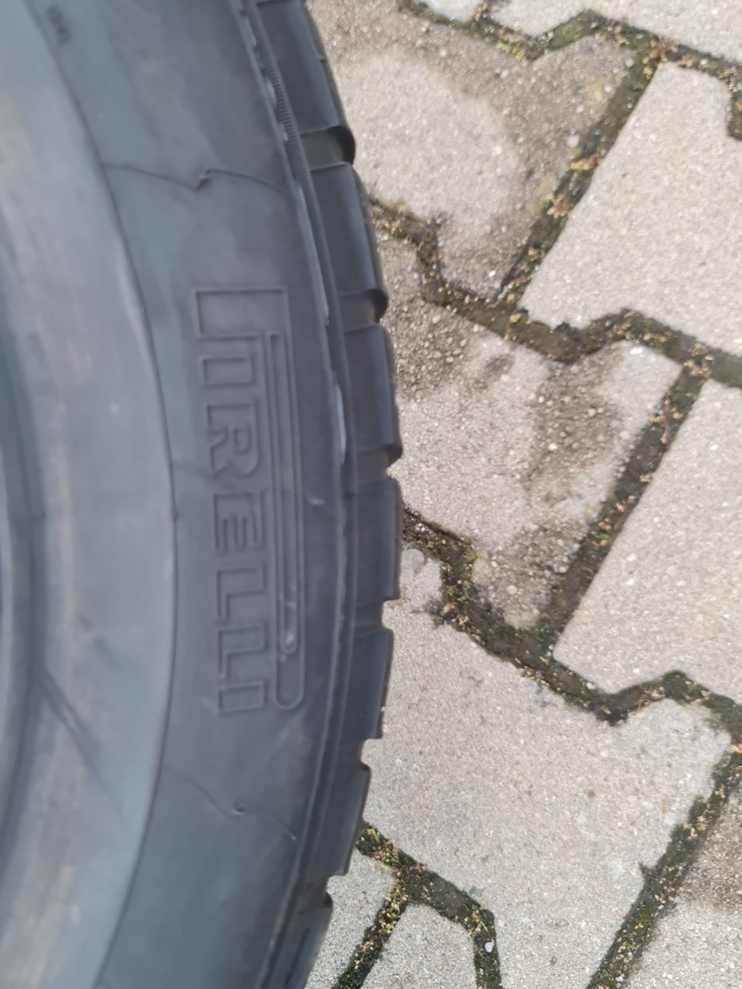 315/680/18 Pirelli сликове