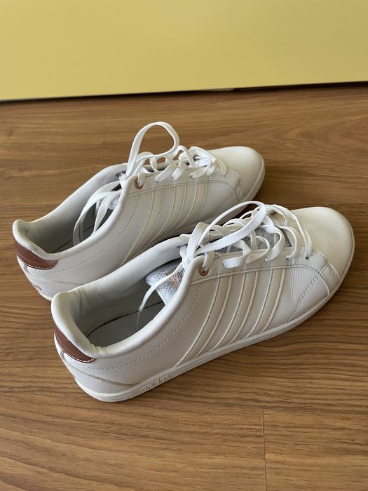 Бели кожени кецки Adidas