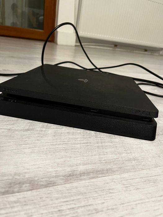 PlayStation 4 de vanzare