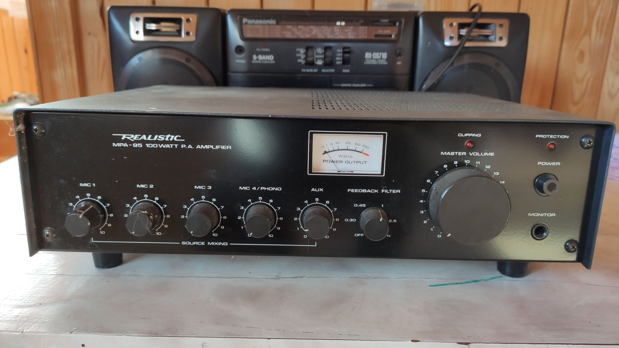 Vând amplificator Realistic MPA 95 100 watt