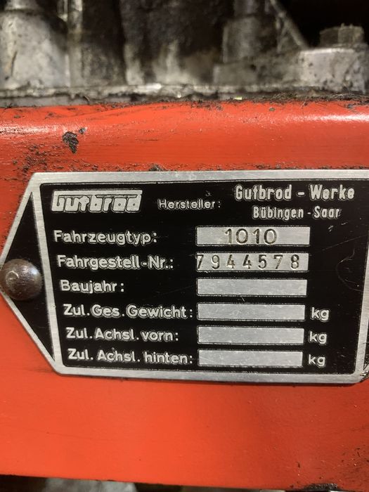 Tractoras de tuns iarba