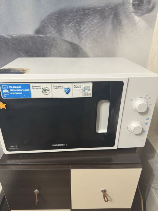 Микроволновая печь Samsung ME712AR