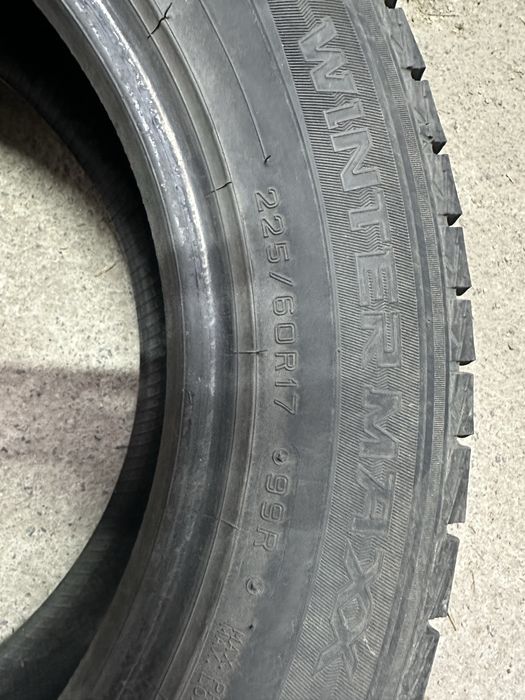 Dunlop комплект зимних шин