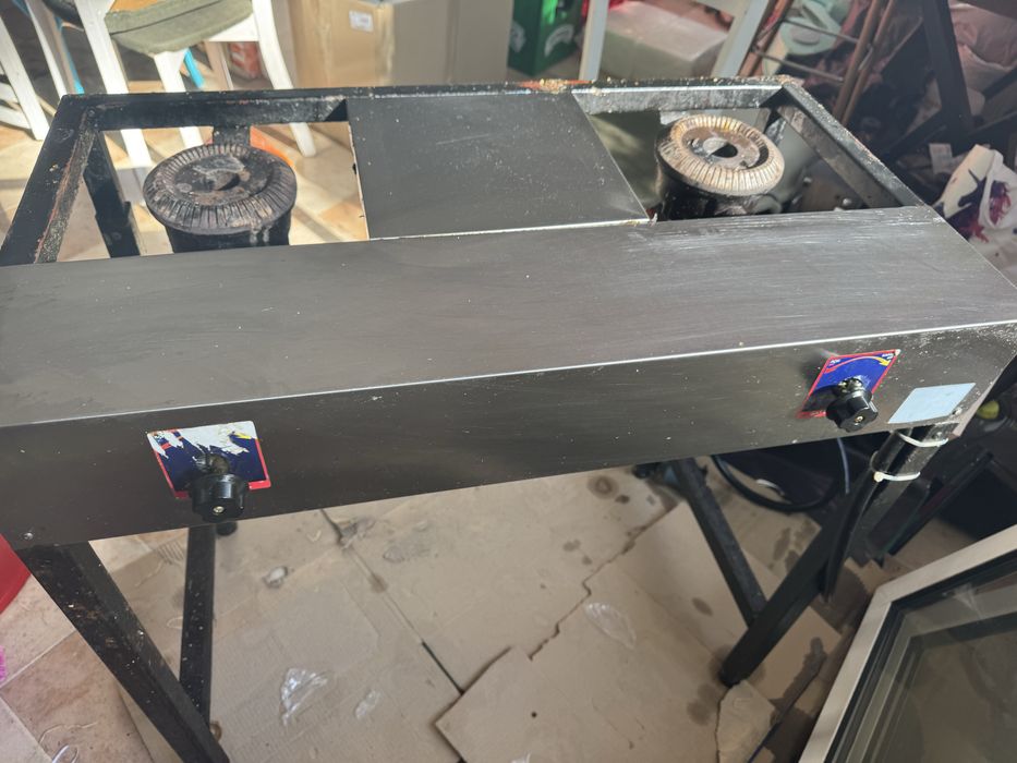 Професионален двоен газов котлон.