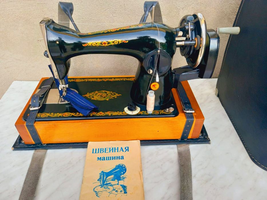 Новая  Ручная Швейная машинка Подольск шьет отлично