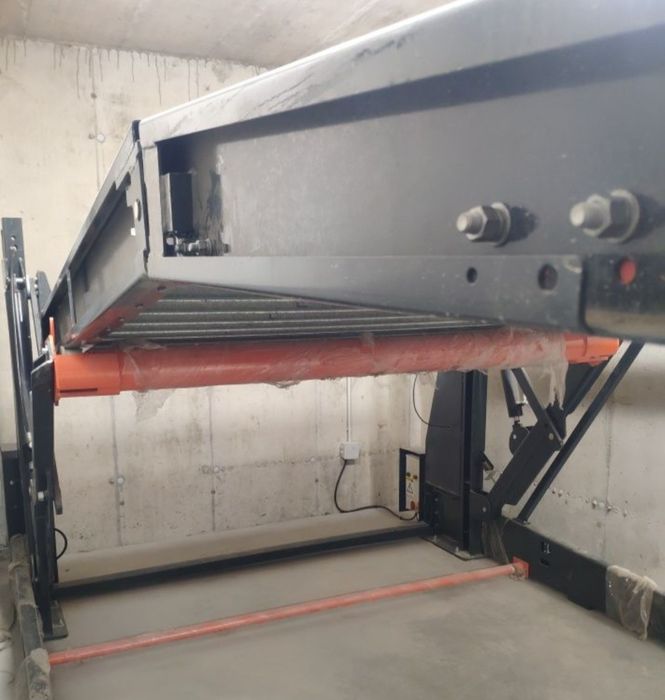 Продава се Гараж / Паркомясто в Разлог - 10 кв.м за 118 €/кв.м - Снимка #1