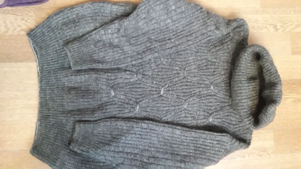 Женский свитер из ангорки