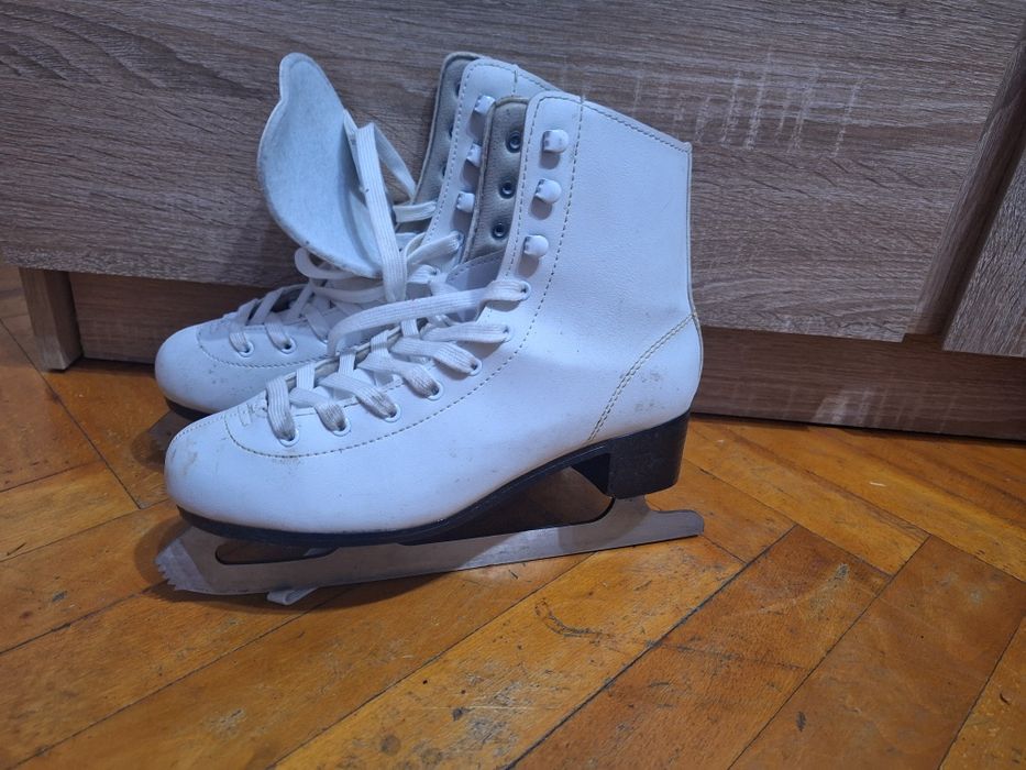 Patine dama marime 40