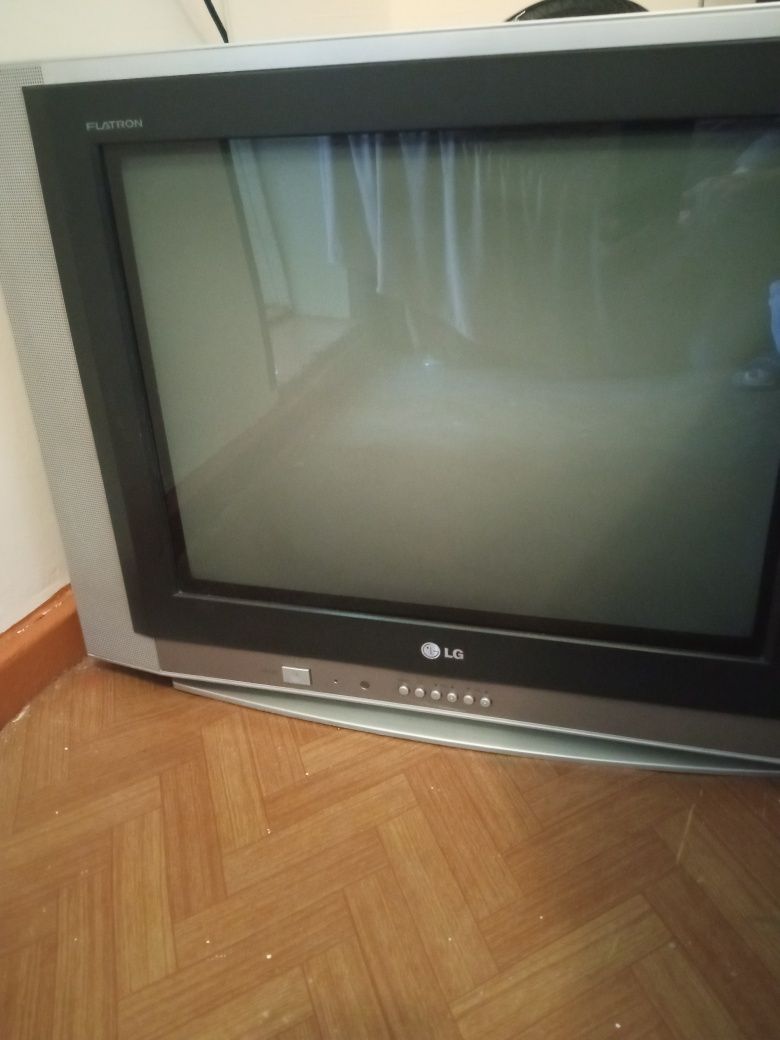 Бесплатно из дома Телевизор , Мягкий, Шфонер.
