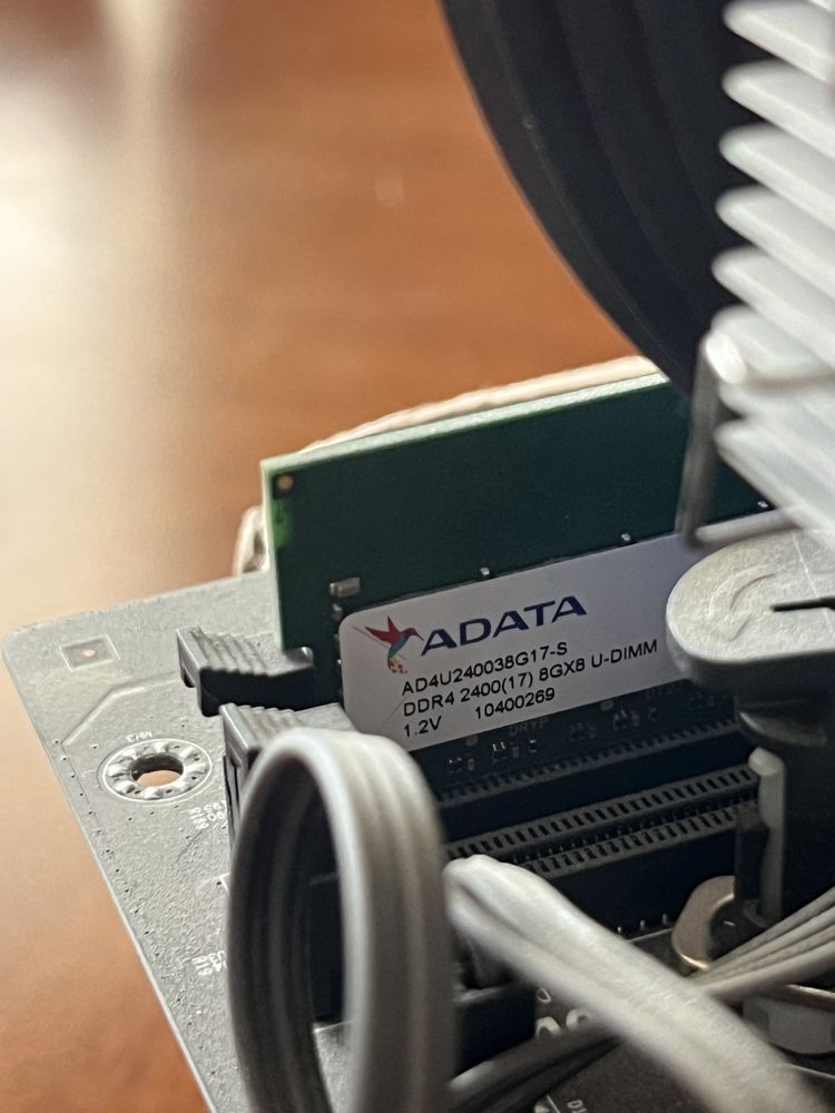 Продам материскую плату в сборе ddr 4