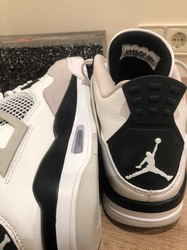 Jordan 4 Retro Military Black EU.40