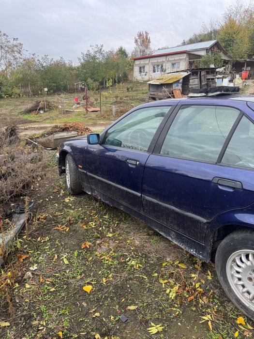 Vand  BMW E 36 pret usor negociabil