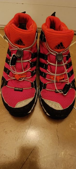 Adidas боти.    .