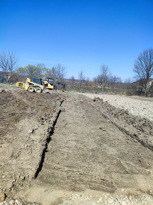 Execut lucrări cu Miniexcavator și bobcat