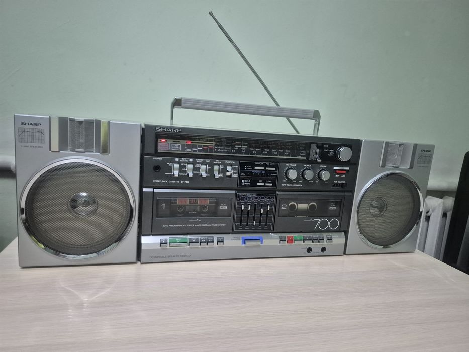 Двухкассетная магнитола