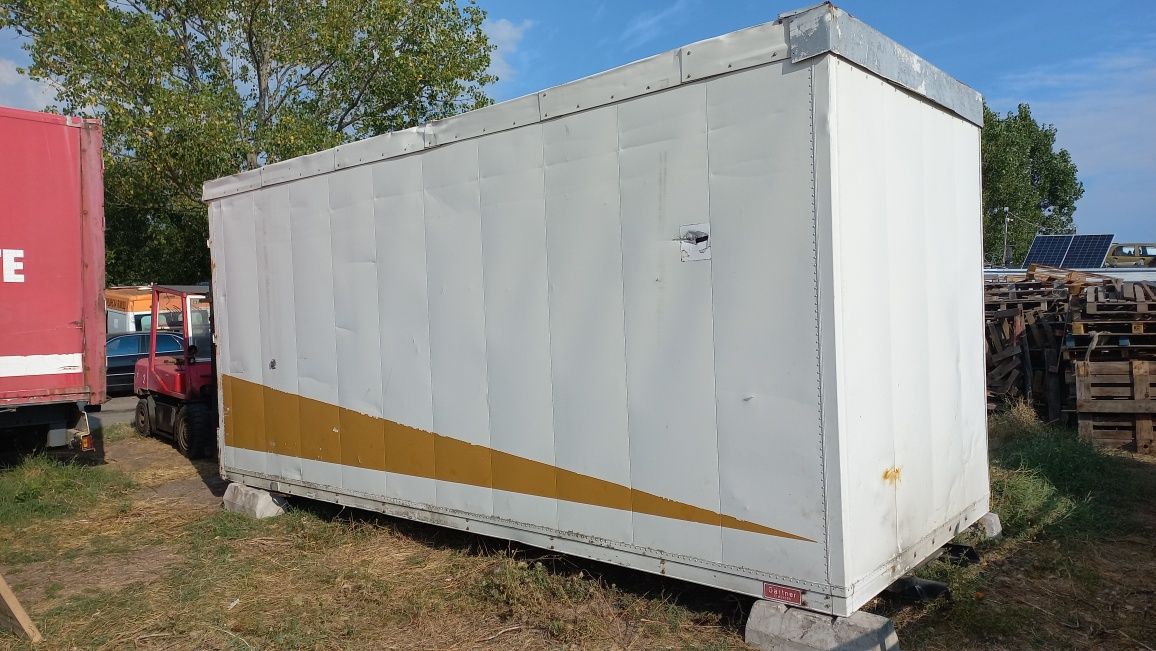 Алуминиев фургон за склад с размери 6.50 на 2.50 на 3.00 висок