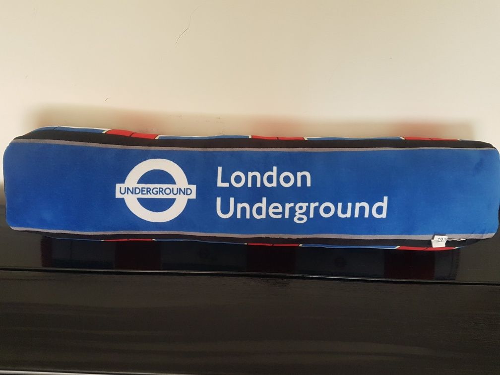 Metrou London Underground din pluş