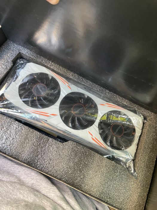 Продам Gigabyte 1080ti