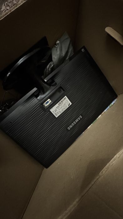 2 монитора LG, Samsung рабочие