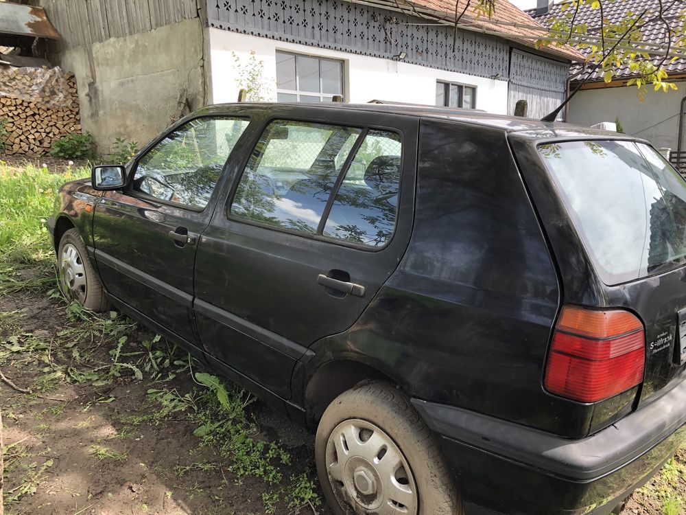 Golf 3 pentru piese, motor 1.8 functionabil