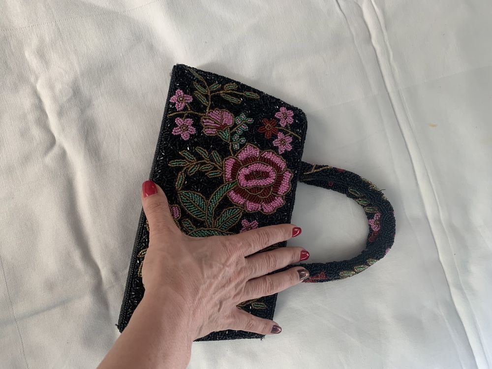 Poseta vintage, unicat, brodata cu margele