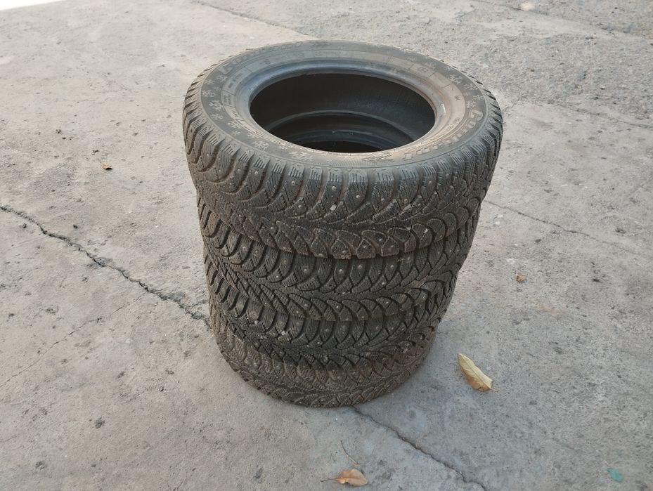 Продается шины зимние Б/У в хорошем состоянии.Размер 185/65 R14.