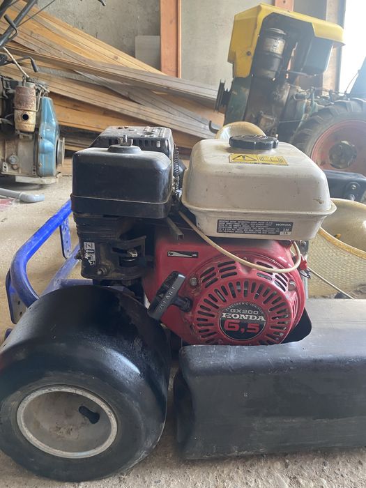 Vand urgent kart de 150cc. Motor Honda gx200