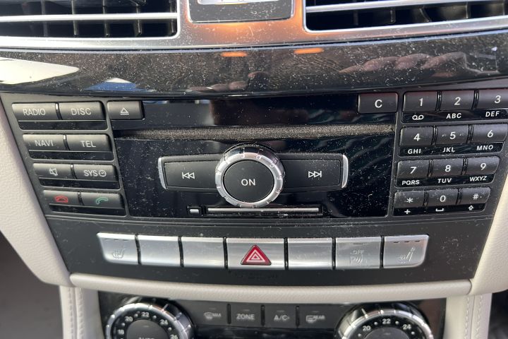 Navigatie originala Mercedes-Benz CLS-Class C218/X218