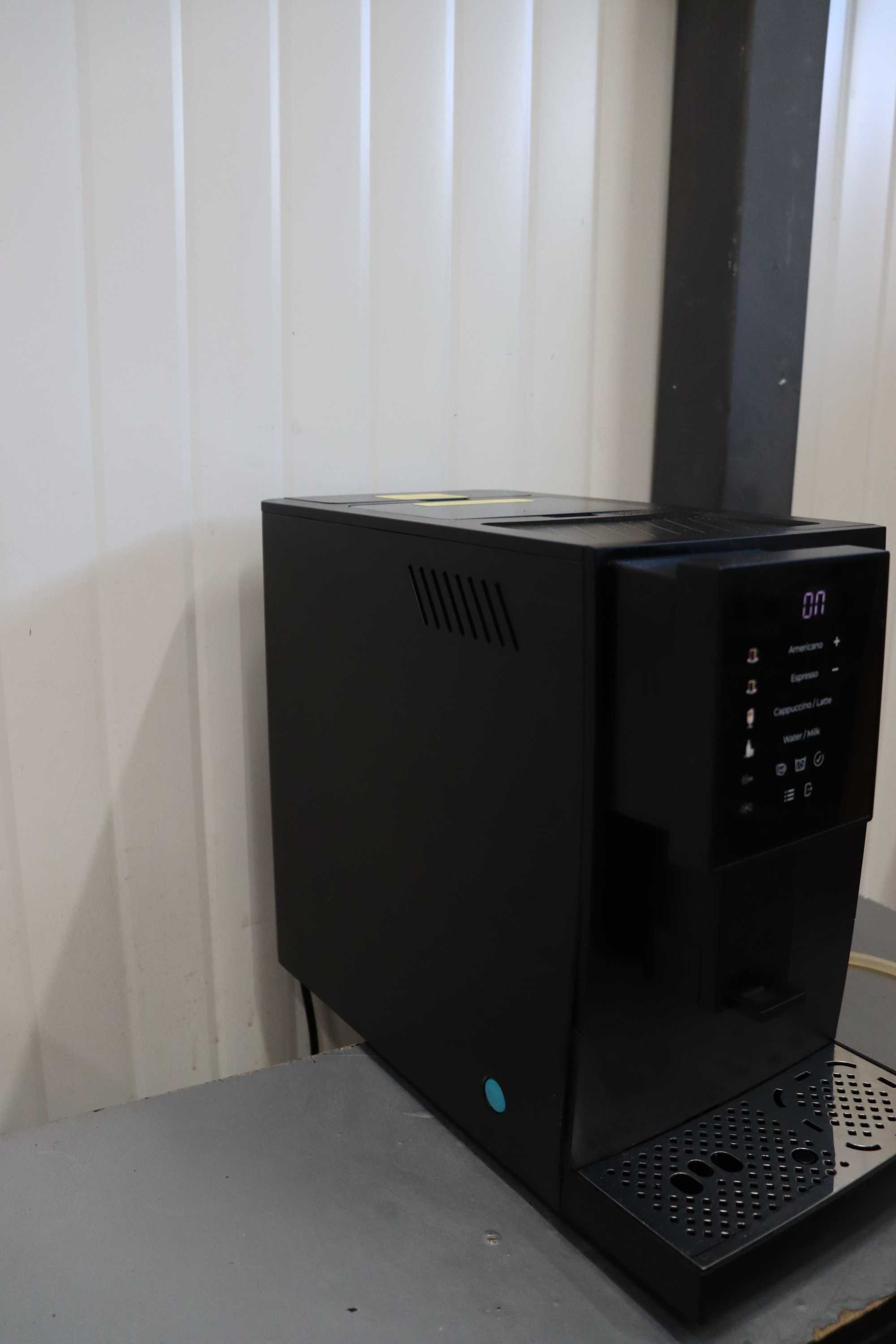 Кафемашина Cecotec Cremmaet Compactccino. 1350W, термоблок, 19Bar