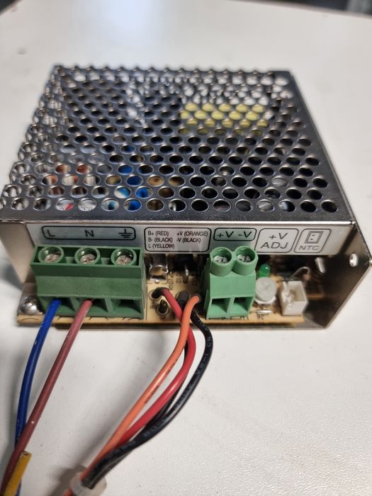 Sursa DC 12v cu backup