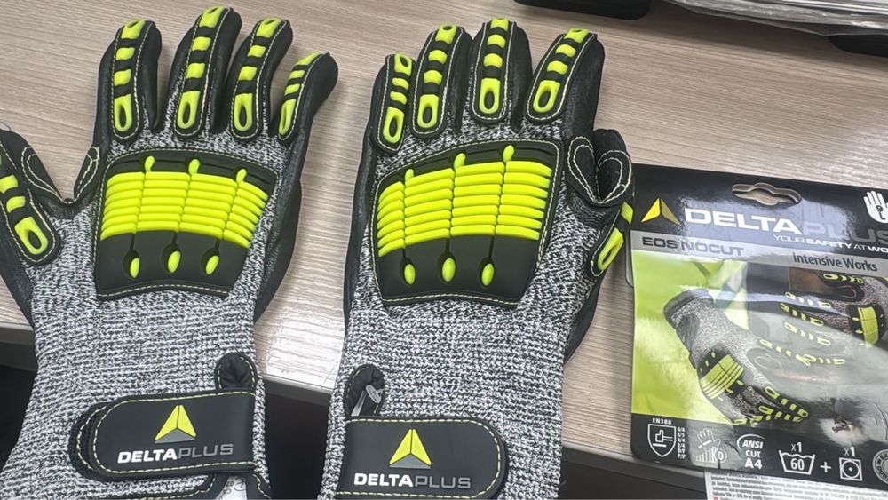 Продаю новые перчатки