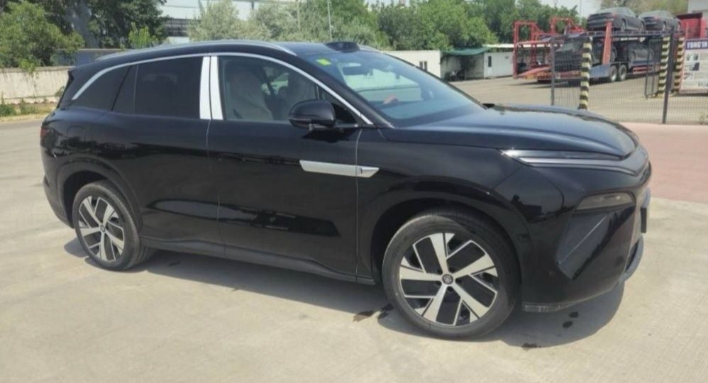BYD Tang L 2 pozitsiya