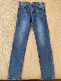 Новые качественные джинсы на 10-12 лет