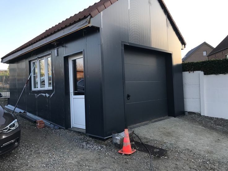 Garaj modular din panouri sandwich