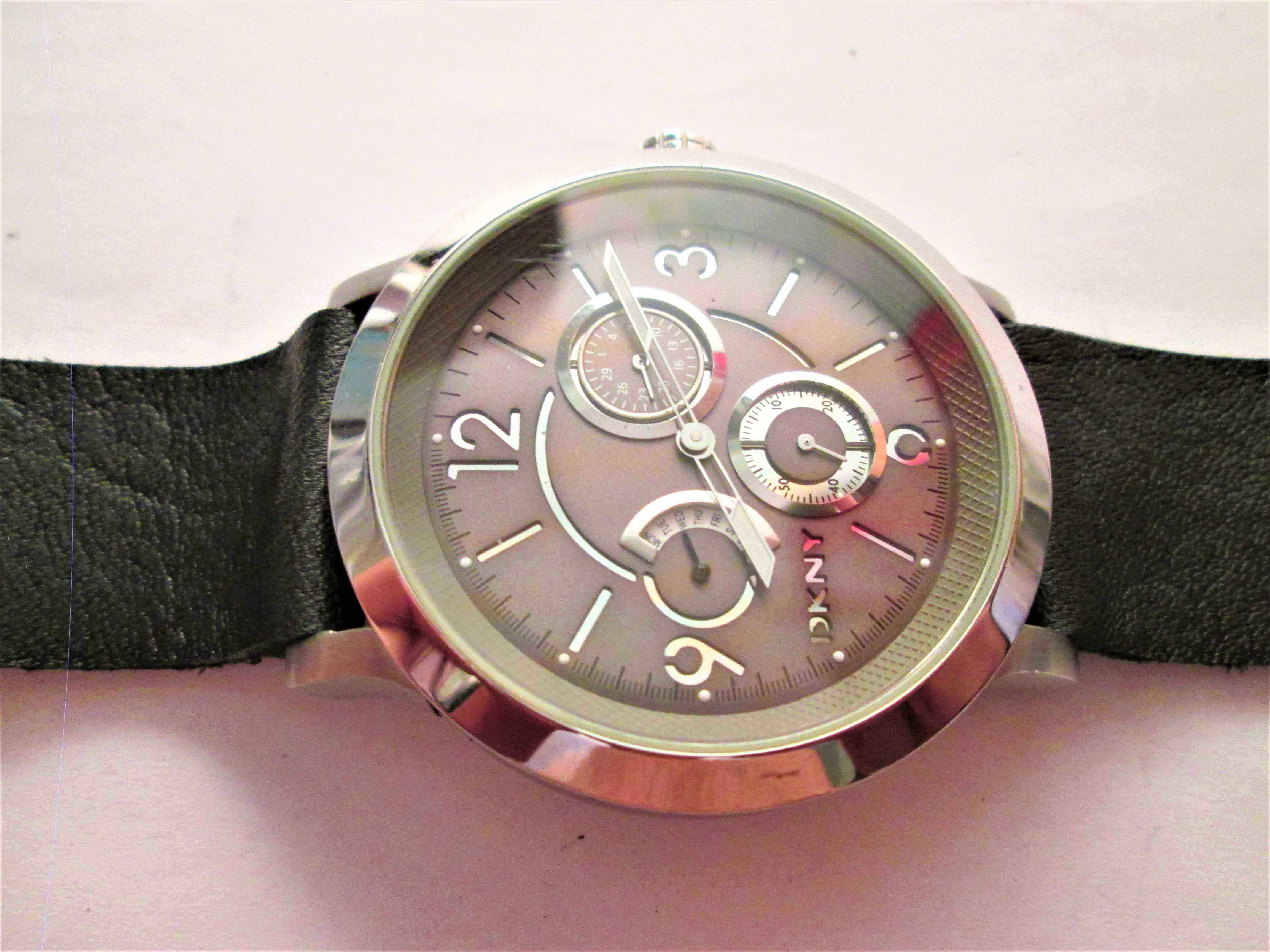 ceas DKNY Multicalendar , diametrul 42 mm,
